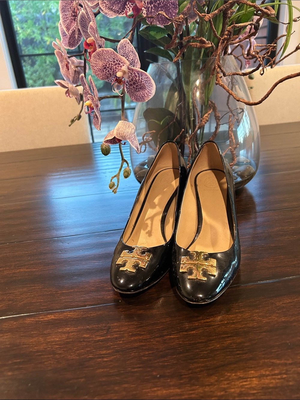 Tory Burch Black Patent Leather Flats with Gold Logo Toe